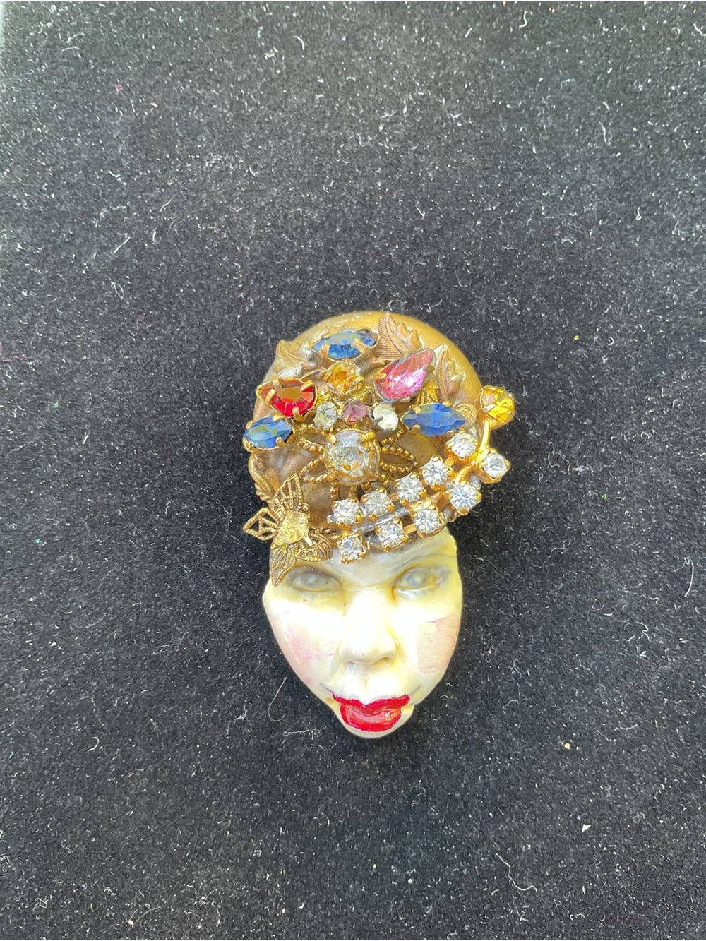 Vintage Artisan Gold-Tone Decorative Face Brooch with Multicolor Stones - Picture 2 of 6